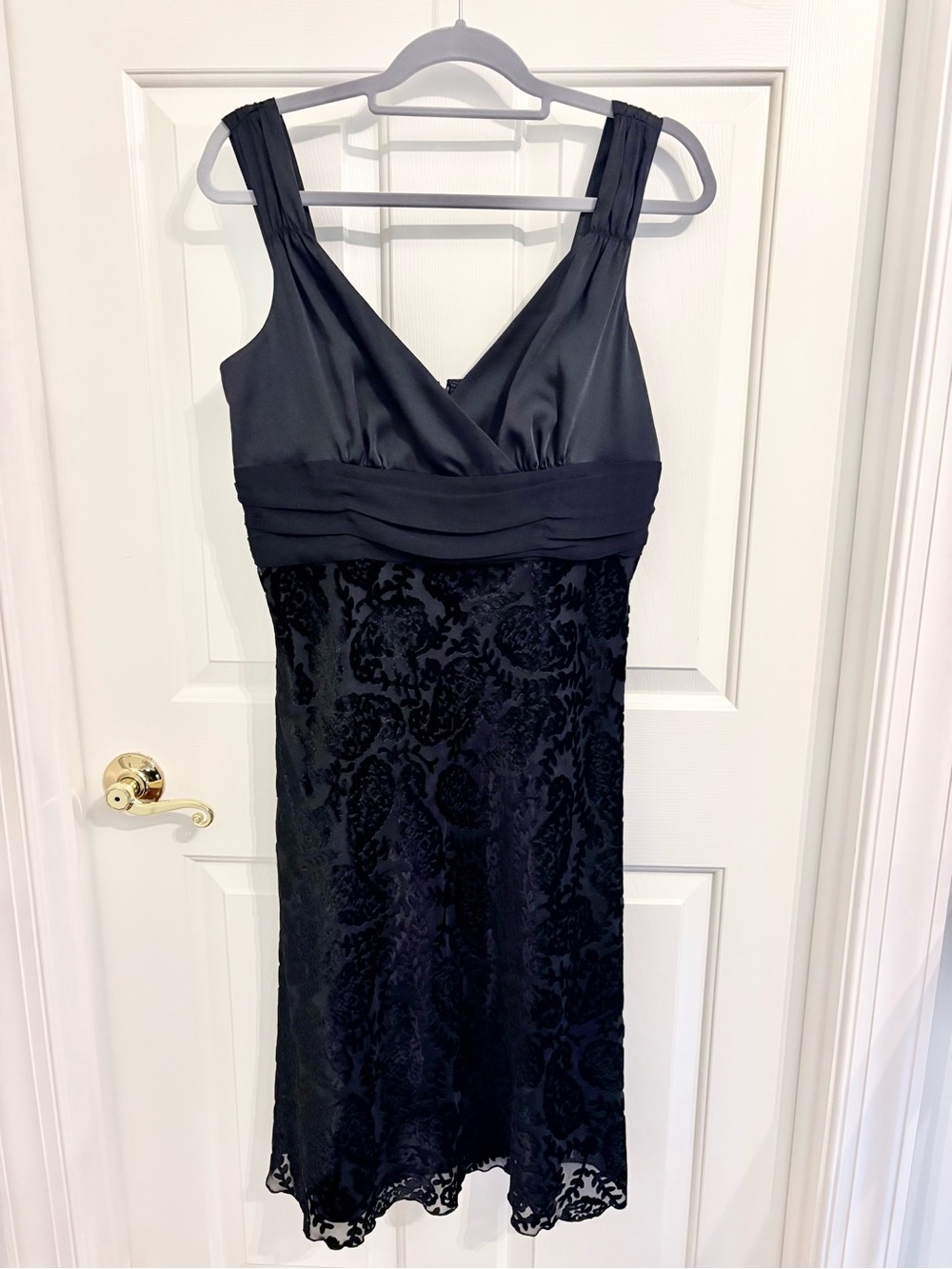 NWT Bandolino Alexandria black satin and velvet midi cocktail formal dress